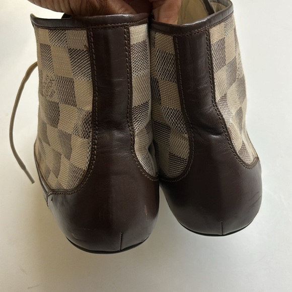 Louis Vuitton - Picture 4 of 12